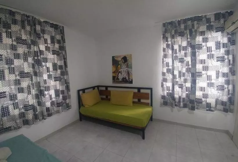 Hostal Green Garden Guesthouse