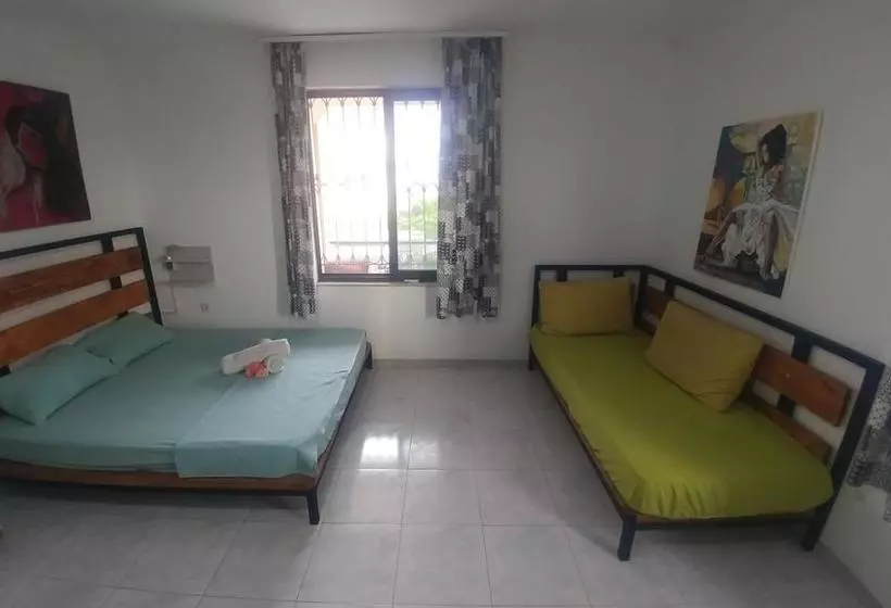 Hostal Green Garden Guesthouse