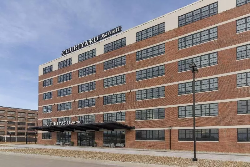 ホテル Courtyard By Marriott Waterloo Cedar Falls