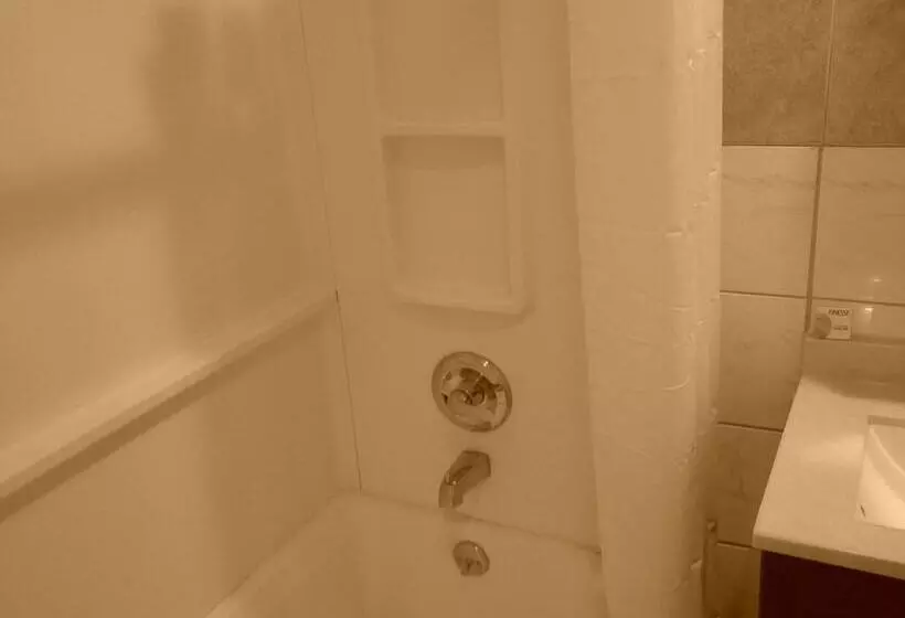 Hotelli Economy Inn Tonawanda