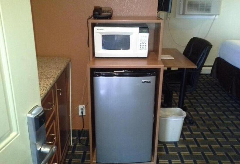 Отель Economy Inn Tonawanda