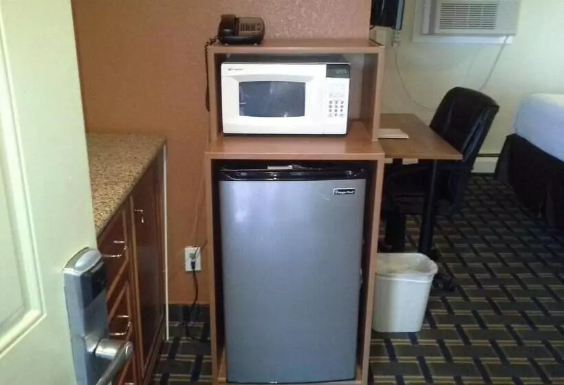 Hotelli Economy Inn Tonawanda