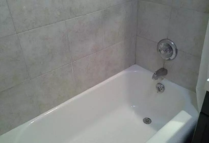 Hotelli Economy Inn Tonawanda