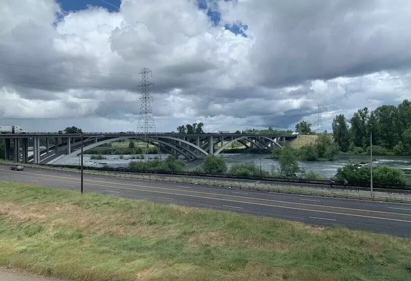 Hotelli Fairfield Inn & Suites By Marriott Eugene East/springfield