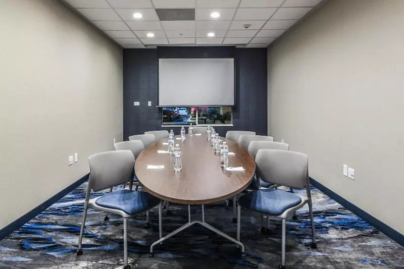 هتل Fairfield Inn & Suites Ontario Rancho Cucamonga