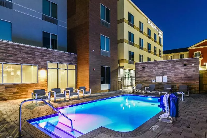 هتل Fairfield Inn & Suites Ontario Rancho Cucamonga
