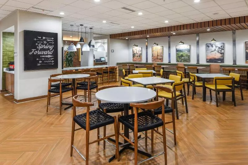 هتل Fairfield Inn & Suites Ontario Rancho Cucamonga