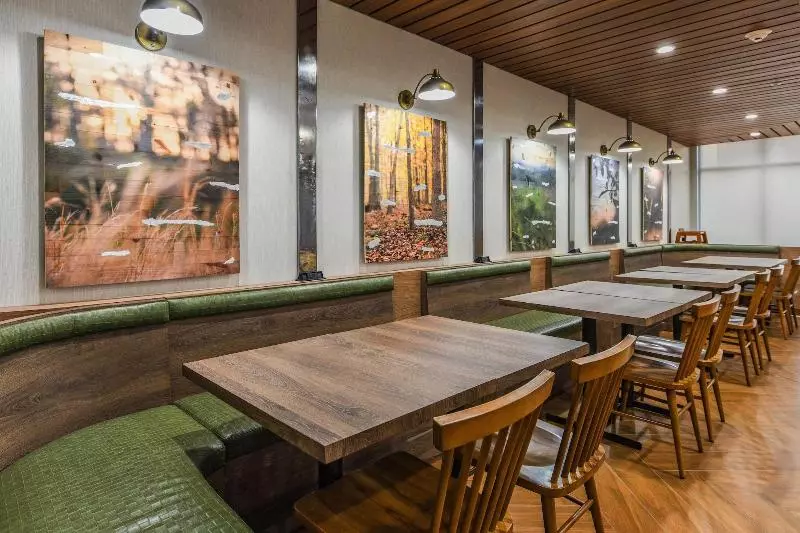 هتل Fairfield Inn & Suites Ontario Rancho Cucamonga
