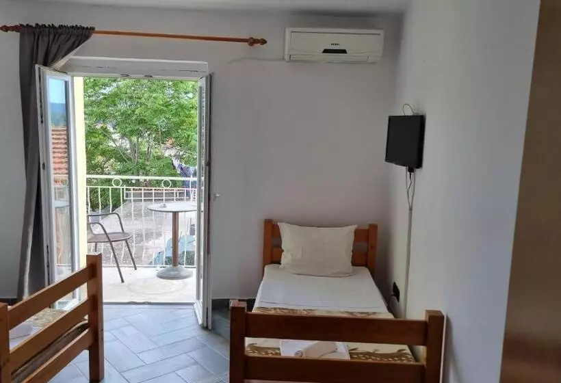 ホテル Rooms Laura