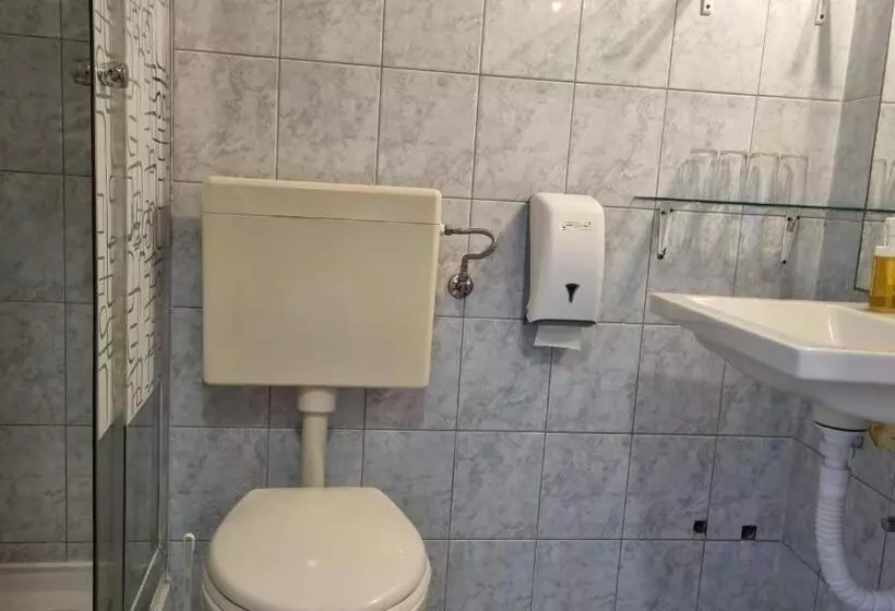 ホテル Rooms Laura