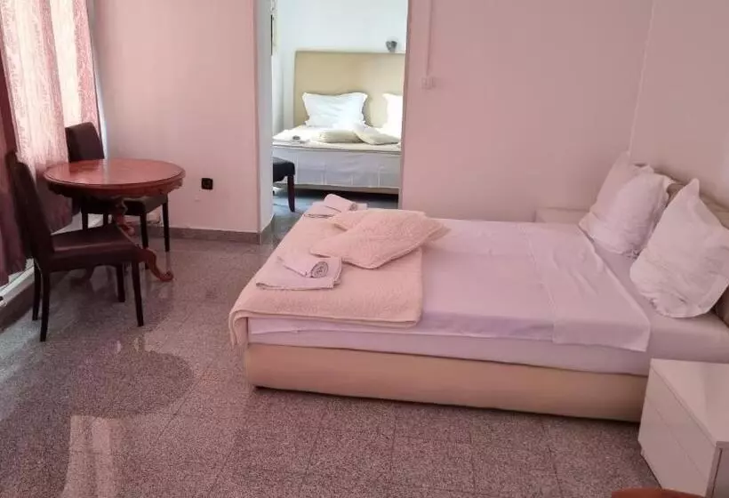 ホテル Rooms Laura