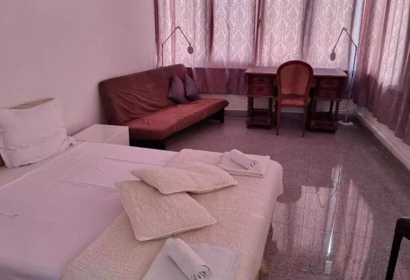 ホテル Rooms Laura