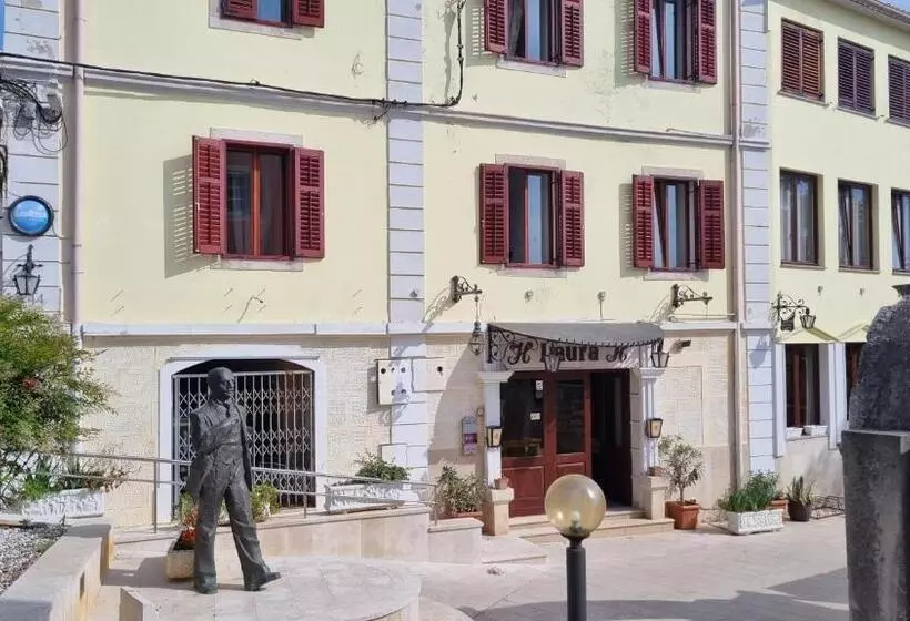 ホテル Rooms Laura