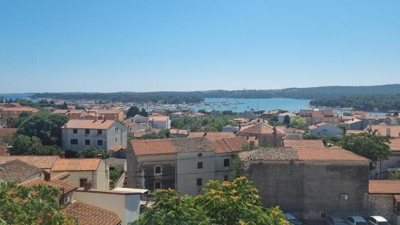 فندق Rooms Laura