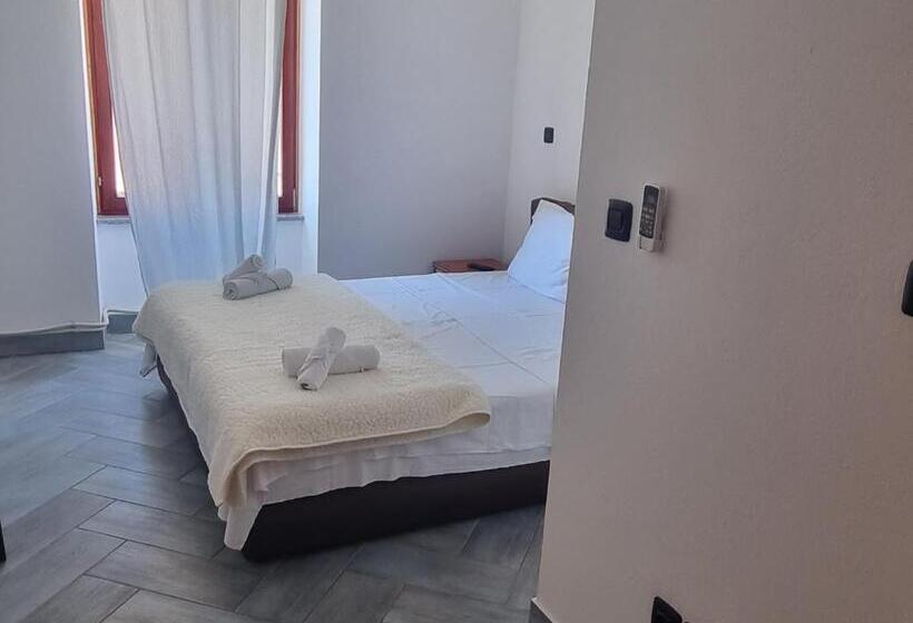 فندق Rooms Laura