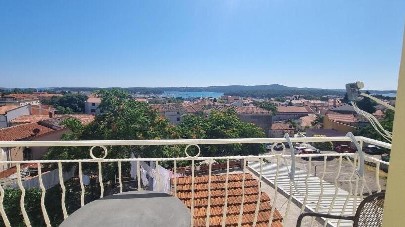 فندق Rooms Laura