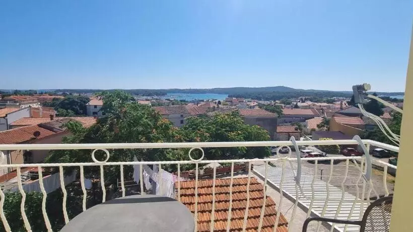 ホテル Rooms Laura