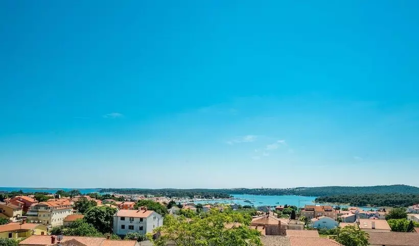 ホテル Rooms Laura