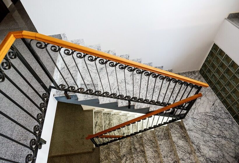 فندق Rooms Laura