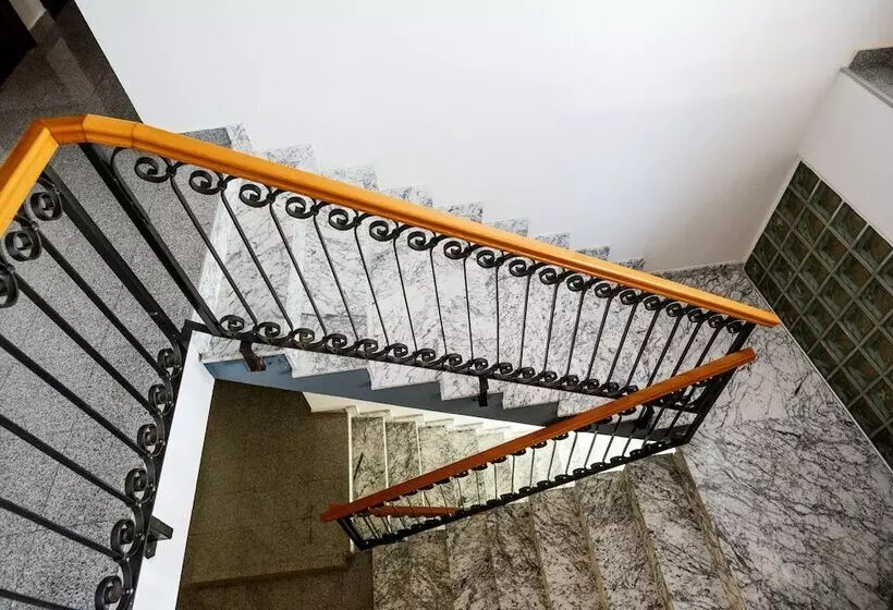 ホテル Rooms Laura