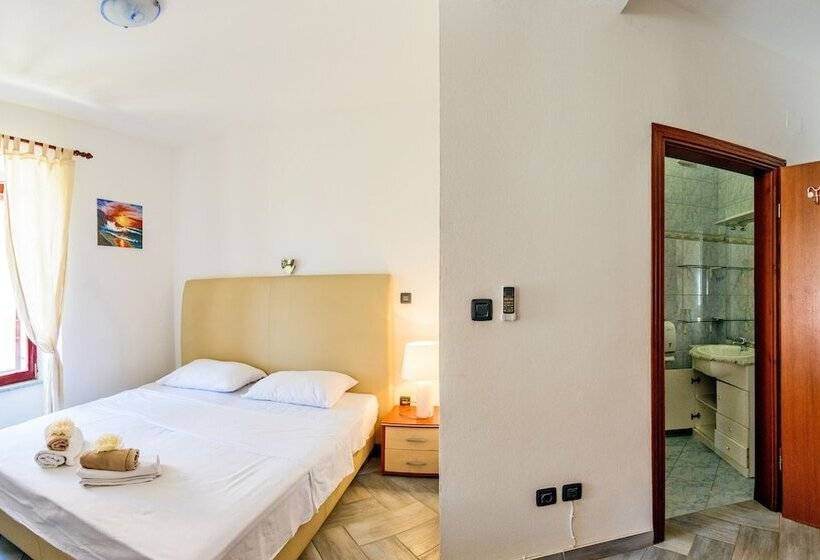 فندق Rooms Laura