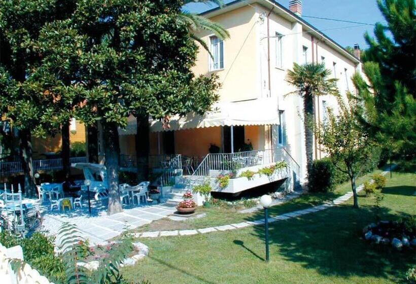 فندق Parma Mare