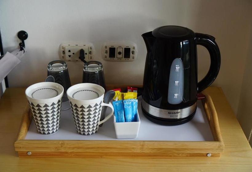 Hotel Vish  And Cafe