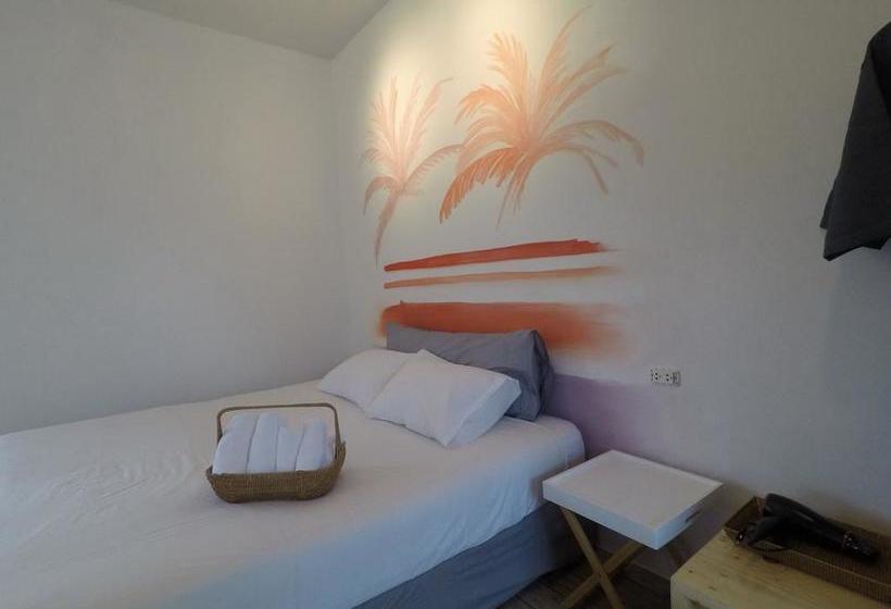 Hotel Vish  And Cafe