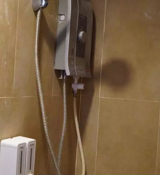 Hotelli Vish  And Cafe