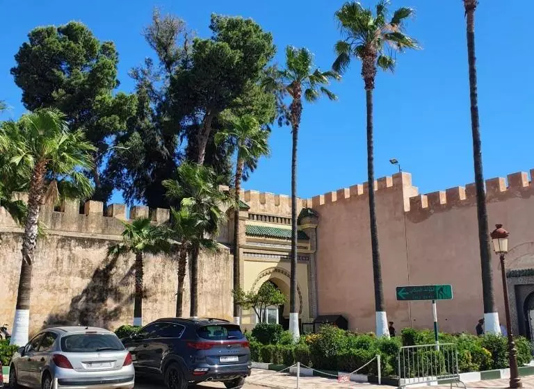 تختخواب و صبحانه Riad Golf Stinia