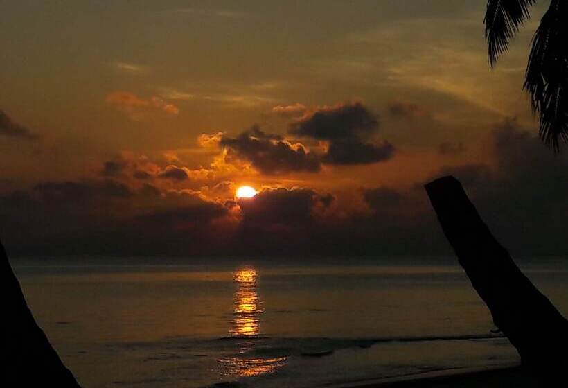 Hotell Sunrise Beach Resort