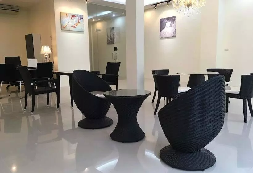 هتل Supachai Inn