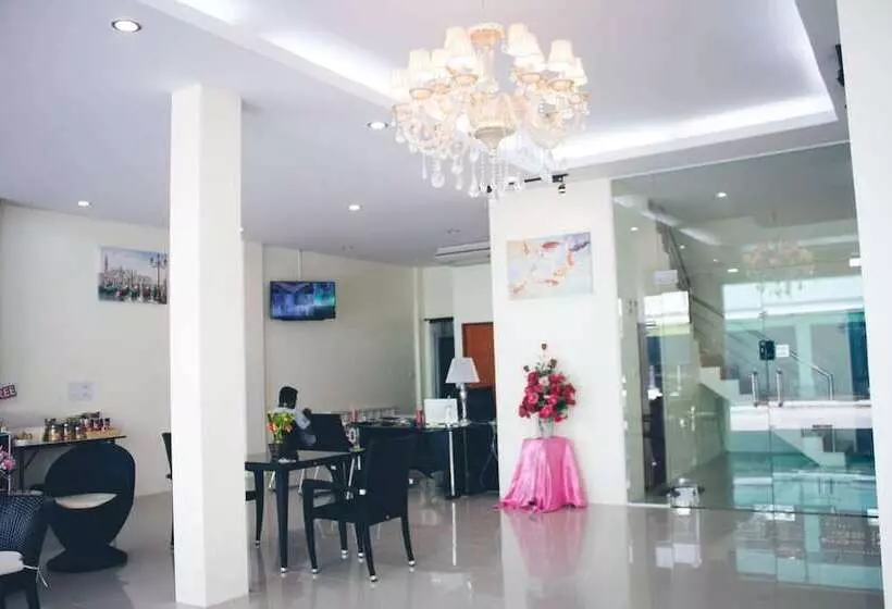 هتل Supachai Inn