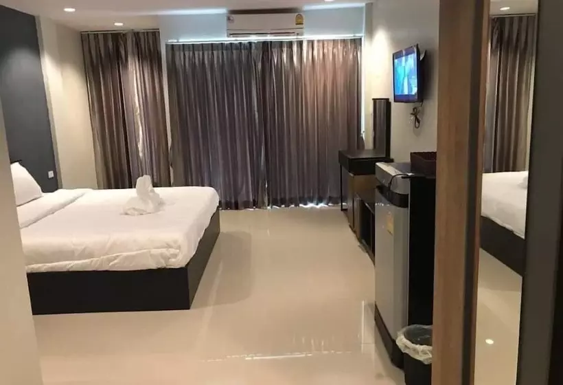 هتل Supachai Inn