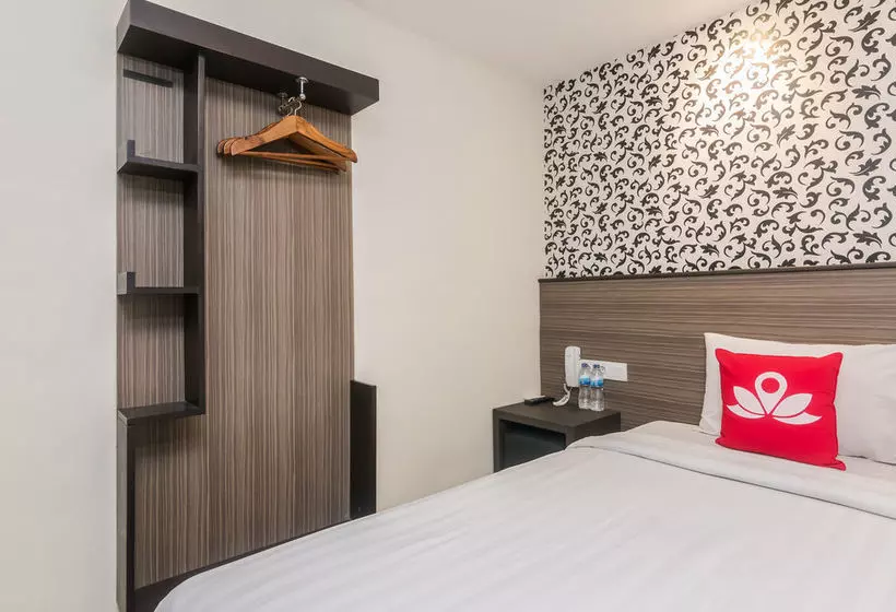 ホテル Zen Rooms Basic Kuta Central Park 2