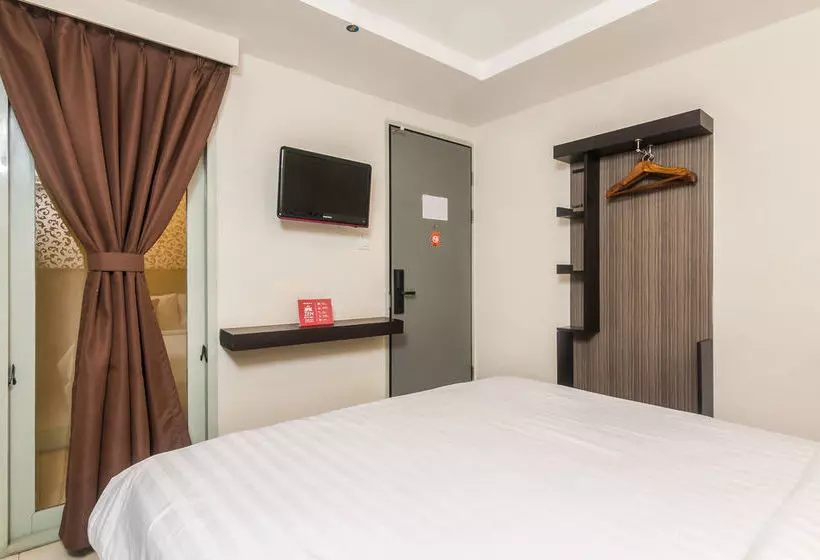 ホテル Zen Rooms Basic Kuta Central Park 2