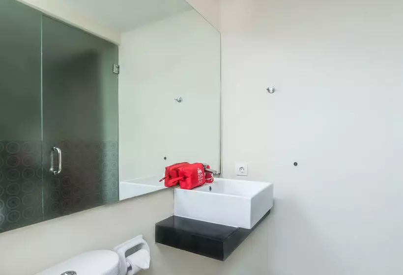 ホテル Zen Rooms Basic Kuta Central Park 2