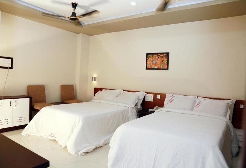 هتل Anandkrishna Residency