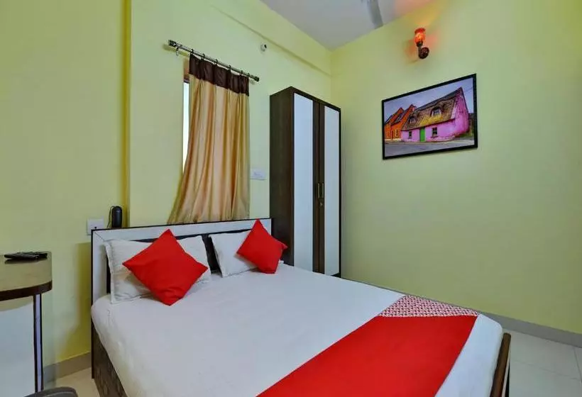 ホテル Krishna Inn