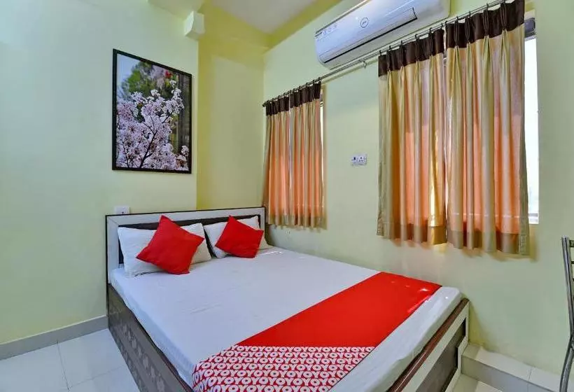 ホテル Krishna Inn