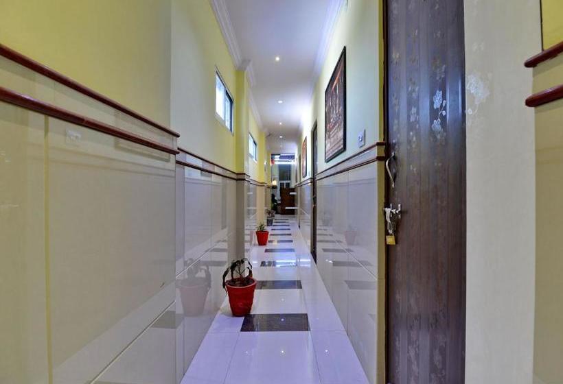 Отель Krishna Inn