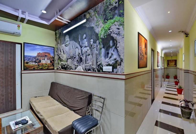 Отель Krishna Inn