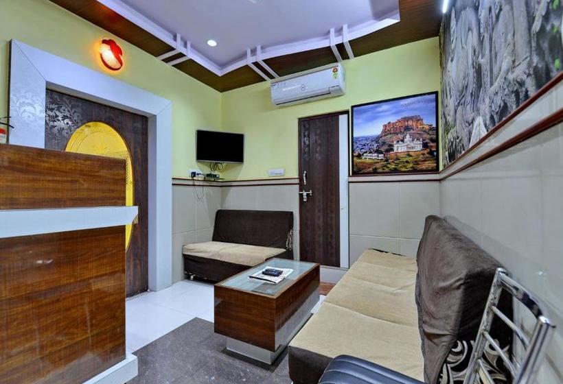 Отель Krishna Inn