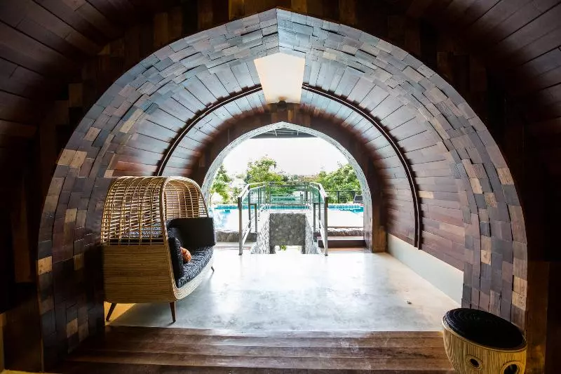 Natee The Riverfront Hotel Kanchanaburi