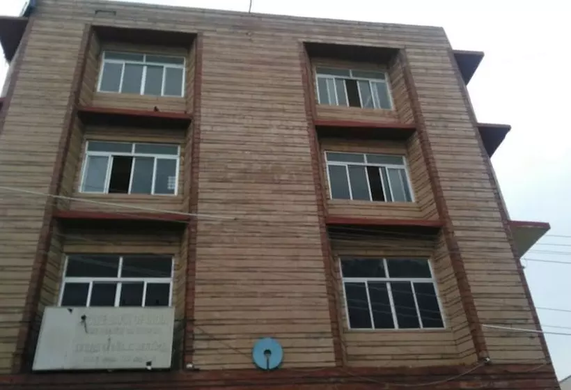 Hotelli Paradise Inn