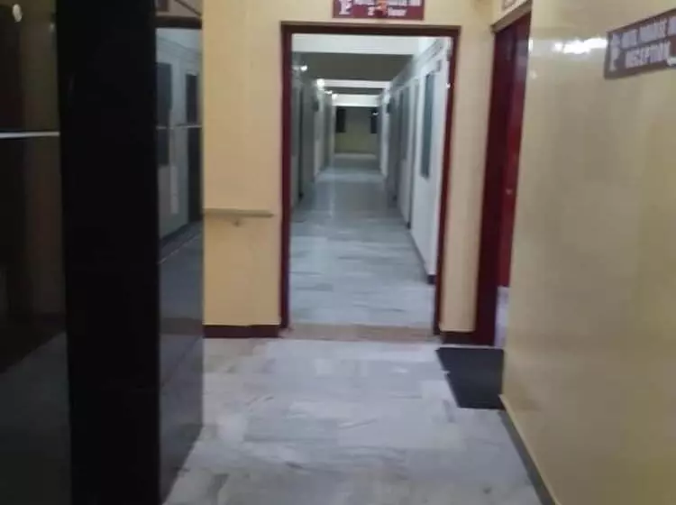 Hotelli Paradise Inn