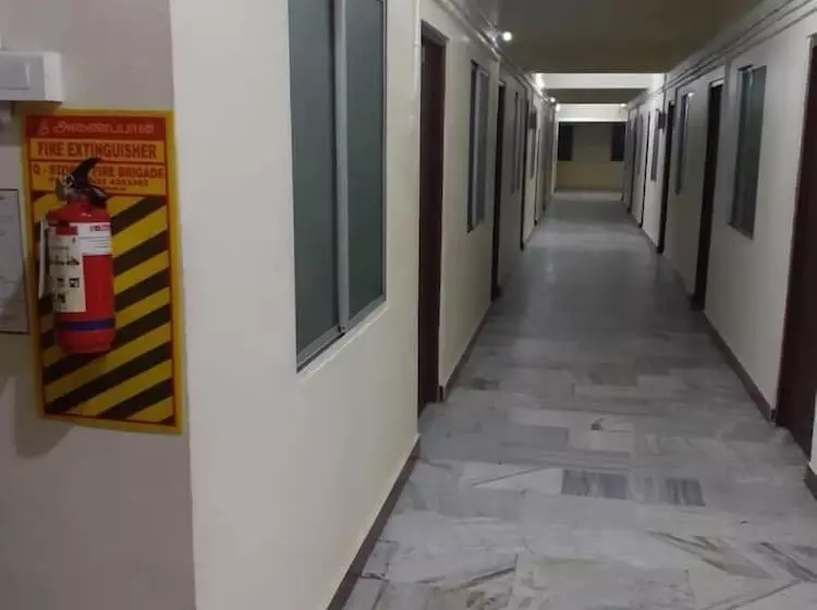 Hotelli Paradise Inn