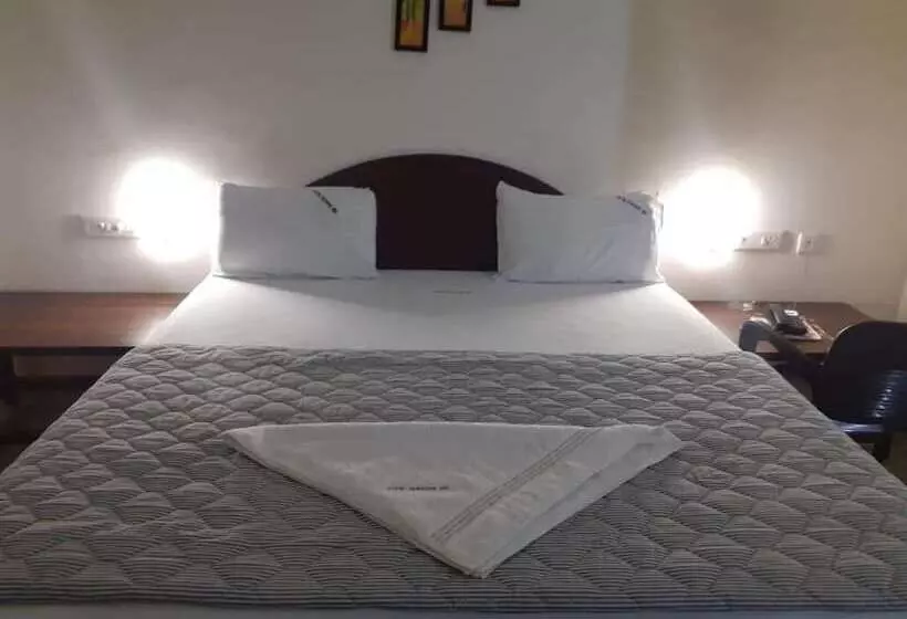 Hotelli Paradise Inn