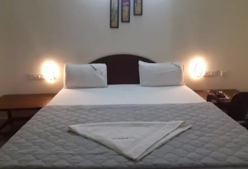 Hotelli Paradise Inn