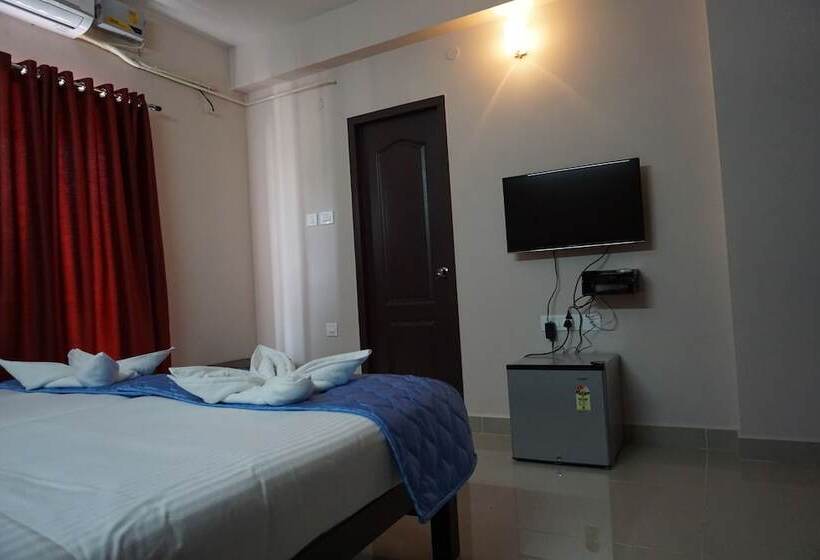 هتل Solitaire Service Apartments